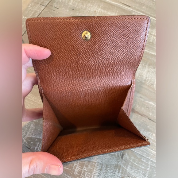 Louis Vuitton Double Snap Compact Wallet - Picture 5 of 8